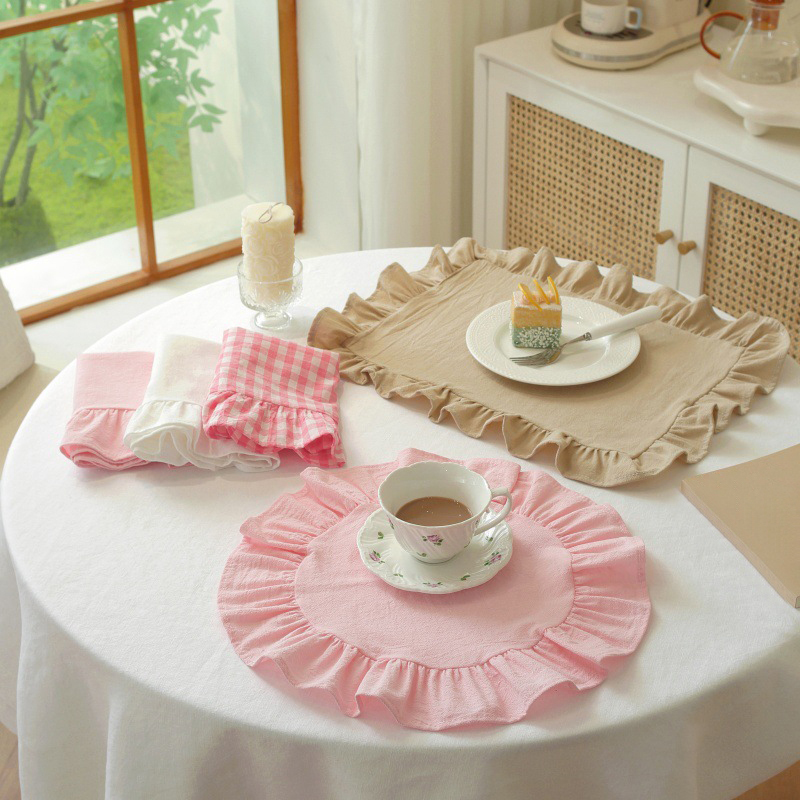 Minimalist Stripe Ruffle Place - огляд і ціна Photography Of Food